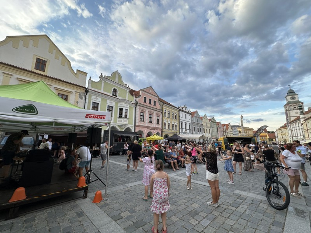 Piva Reka Třeboňský festival piva 〰 Řeka Vltava