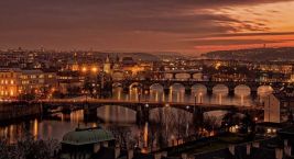 Taky tak milujete atmosféru večerních procházek kolem řeky?…