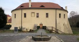 Celoročně můžete navštívit Středočeské muzeum v Roztokách u…
