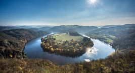 Poznáte vyhlídku na obrázku ? 🙂🏞
#rekavltava #strednicechy…