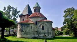 Mimořádně zachovalá románská rotunda narození Panny Marie v…