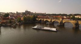 Pohled na Karlův most a Hradčany se snad nikdy neokouká ♥…