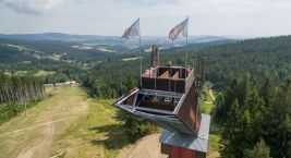 Naprosto unikátní stavba rozhledny 🏔 – bývalý skokanský…