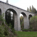 Vzácný viadukt uprostřed překrásných zalesněných kopců. 🏞️

Dva kilometry od Vimperka u osady Klášterec se můžete…