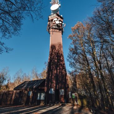 Znáte rozhlednu na Vrátenské hoře? 😎
☝️ Vrátenská hora se nachází 6 km od Mšena a 17 km od Mělníka a leží v Chráněné…