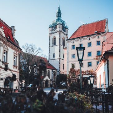 Krásná ozdoba města Mělník, nemyslíte? 💙
🏰
Vyhlídková věž otevřena pro veřejnost: Březen - Říjen
Po: zavřeno
Út - So;…