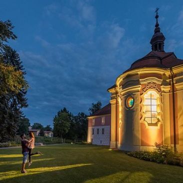 Zámek Mitrowicz přináší zážitky, na které jen tak nezapomenete. Je to jedinečné a nádherné místo, které vás okouzlí…