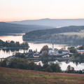 Druhý úsek Vltavy 💙 je jedním z nejaktivnějších, alespoň co se vodní turistiky v jižních Čechách týká. Lze na něm…