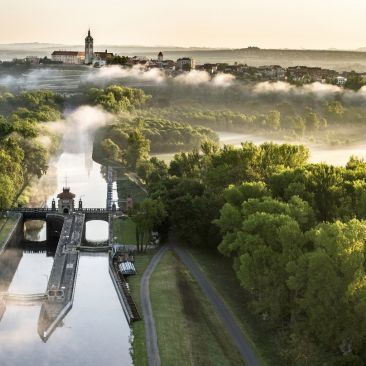 Jaké město se nám to ukrývá v mlze? 🌫
.
© CzechTourism – fotobanka, autor: Jiří Jiroušek
.
.
.
#rekavltavaig …
